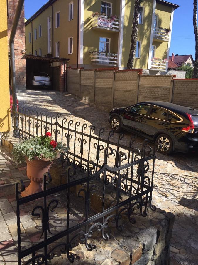 فندق U Zubrytskyh تريسكافيتس المظهر الخارجي الصورة